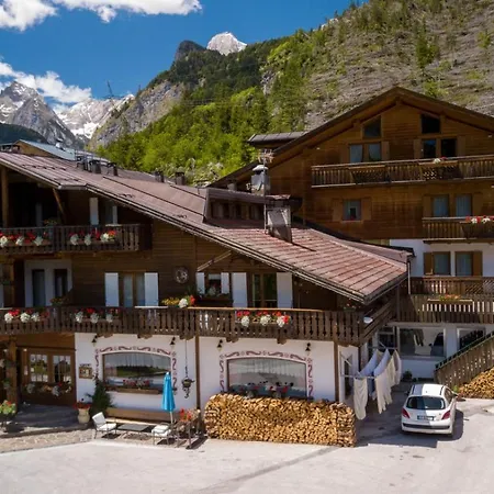 Hotel Camoscio-3