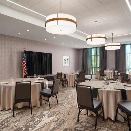 Embassy Suites By Hilton At Hot Springs Convention Center-2