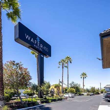 Wafer 450 Hotel-2