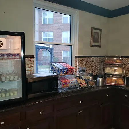 Birch Hill Suites Detroit-Warren-3