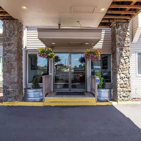 Red Lion Inn & Suites Vancouver-3
