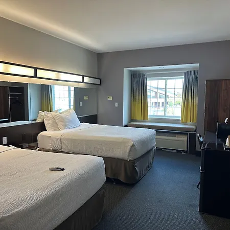 Microtel Inn & Suites By Wyndham Quincy Downtown - River Area-3