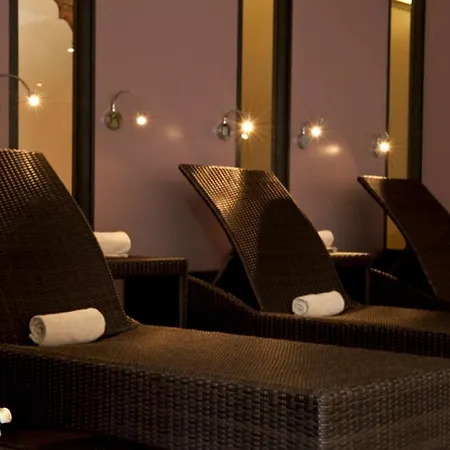 Hotel & Spa Le Grand Monarque, BW Premier Collection-2