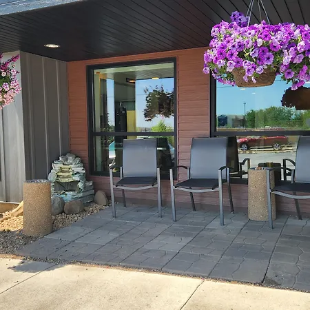 Days Inn & Suites By Wyndham Duluth By The Mall-2