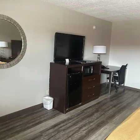 Royal Inn & Suites-3