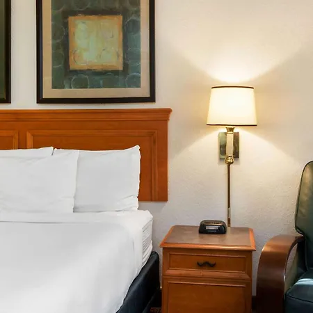 La Quinta Inn By Wyndham Bossier City-2