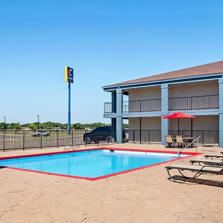 Quality Inn Plainview-2