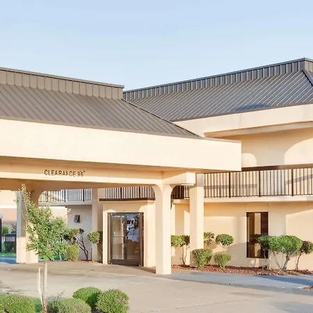Days Inn By Wyndham Greenville Ms-2
