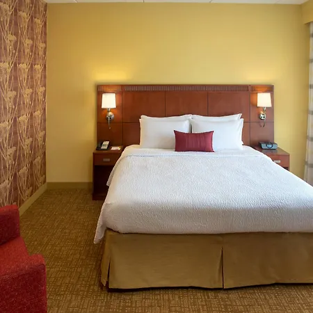 Courtyard By Marriott Poughkeepsie-2