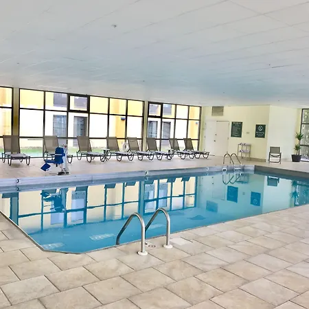 La Quinta Inn By Wyndham Davenport & Conference Center-3