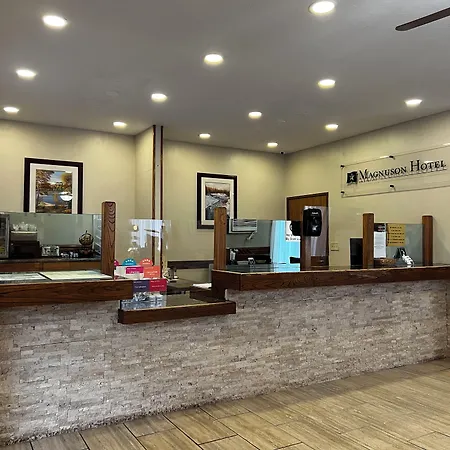 Travelodge By Wyndham Ishpeming/Marquette-2