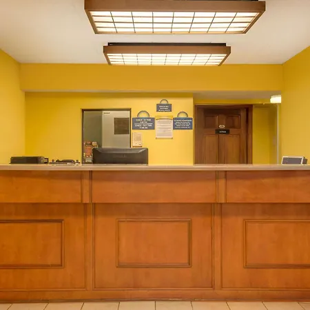 Days Inn By Wyndham Columbus Fairgrounds-2