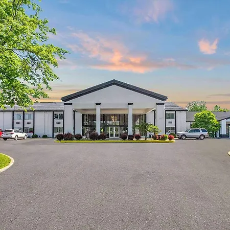 Days Inn By Wyndham Erie-3
