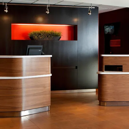 Courtyard By Marriott Las Vegas Convention Center-2