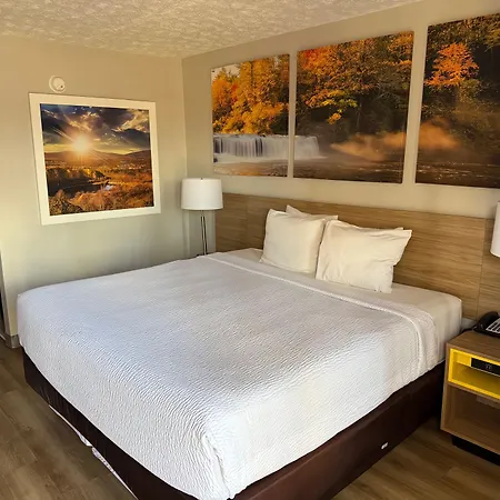 Days Inn By Wyndham Cookeville-3