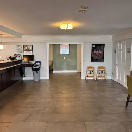 Wingate By Wyndham Galveston Beachfront At The Seawall-2