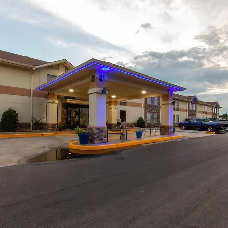 Days Inn & Suites By Wyndham Commerce-3