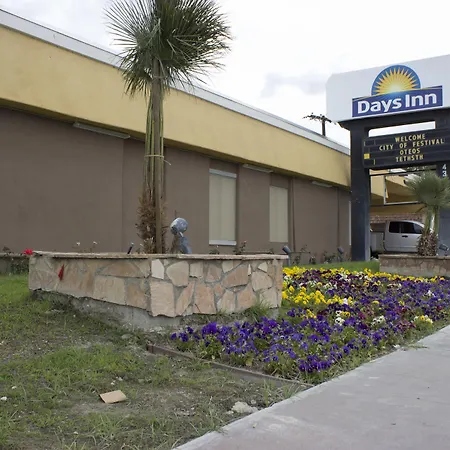 Days Inn By Wyndham Indio-2