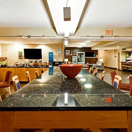 Hampton Inn Louisville Airport Fair/Expo Center-2
