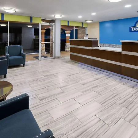 Days Inn By Wyndham Forsyth-2
