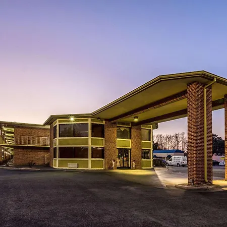 Econo Lodge Whiteville-2