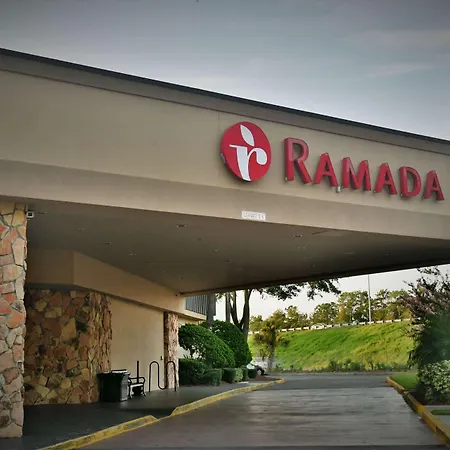 Ramada By Wyndham Jacksonville Hotel & Conference Center-2