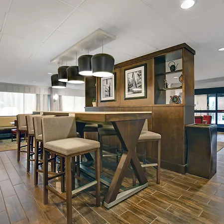 Hampton Inn Salisbury-3