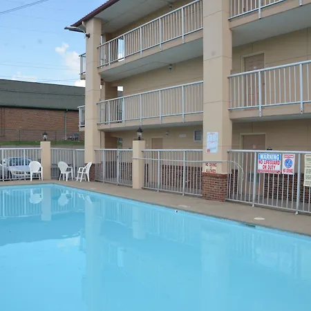 Days Inn By Wyndham Airport Nashville East-3