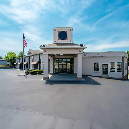 Quality Inn Near Six Flags St. Louis-2