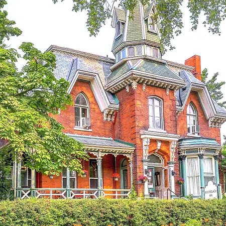 Hochelaga Inn-2
