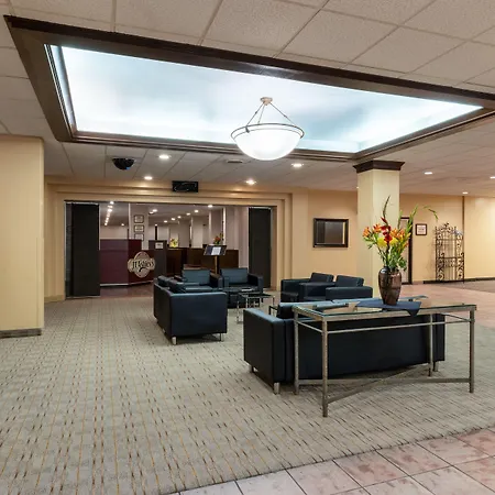Ramada By Wyndham Reno Hotel & Casino-3