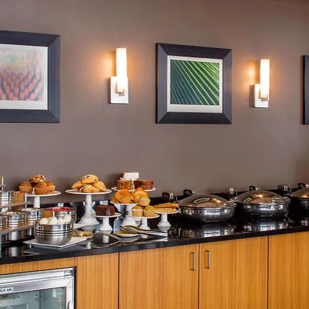 Doubletree Suites By Hilton Minneapolis Downtown-3