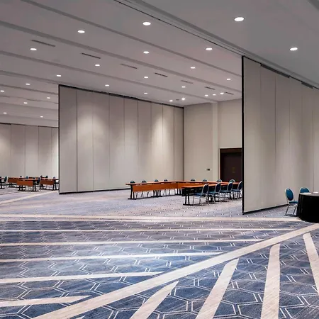 Sheraton Norfolk Waterside Hotel-3