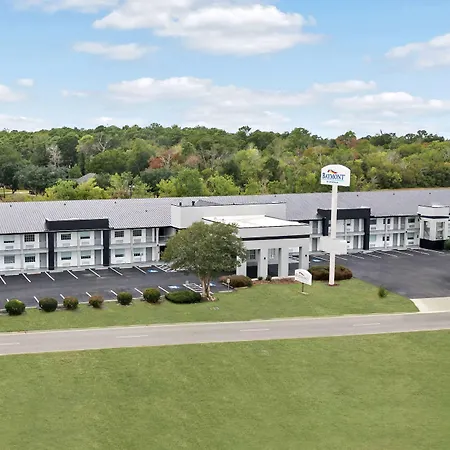 Baymont By Wyndham Beaumont-3