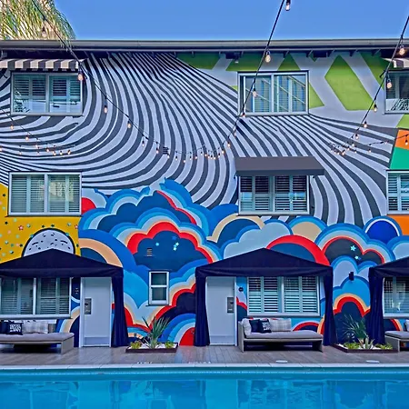 Hotel Ziggy On Sunset-3
