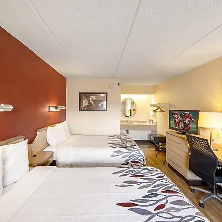 Red Roof Inn Fairmont-3