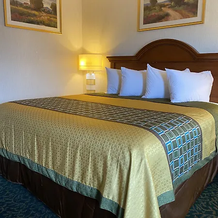 Harrisonville Inn & Suites-3