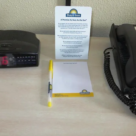 Days Inn By Wyndham Plainfield-3