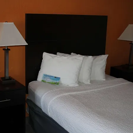 Days Inn By Wyndham Hays-2