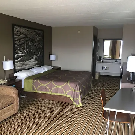 Super 8 By Wyndham Knoxville North/Powell-3