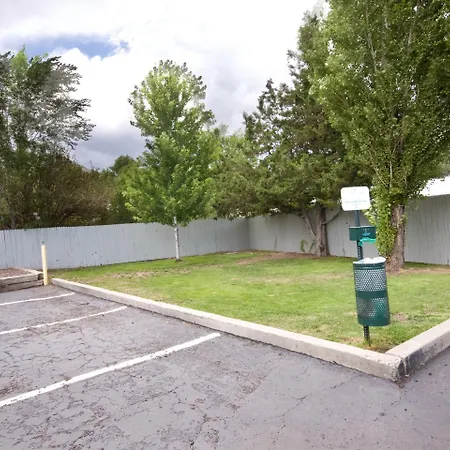 Best Western Pony Soldier Inn & Suites-2