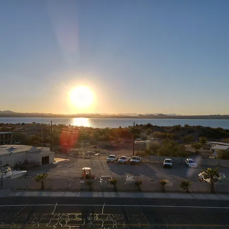 Travelodge By Wyndham Lake Havasu-3