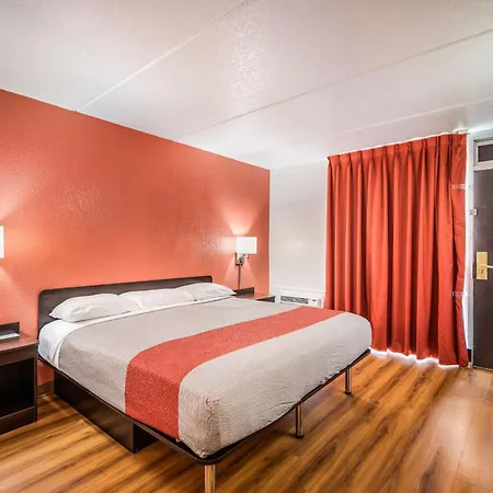 Motel 6-Henderson, Tx-2