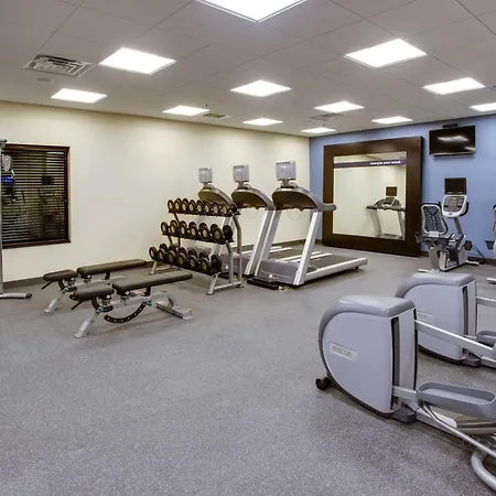 Hampton Inn & Suites Philadelphia/Bensalem-3