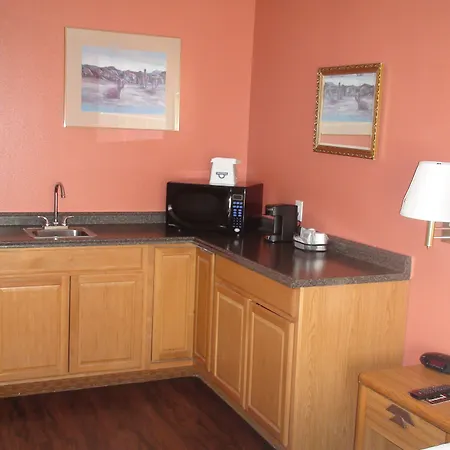 Days Inn & Suites By Wyndham Airport Albuquerque-2
