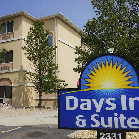 Days Inn & Suites By Wyndham Airport Albuquerque-3