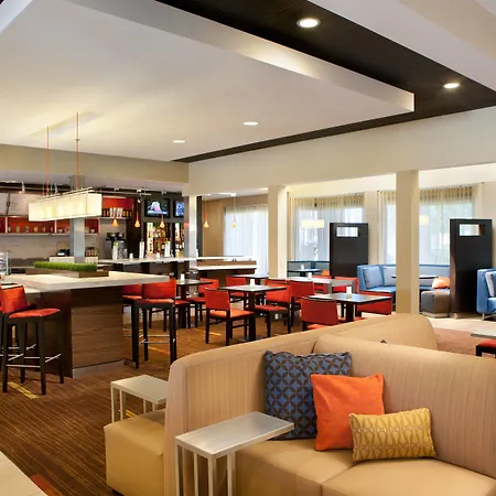 Courtyard By Marriott Bakersfield-2