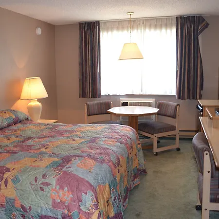 Nampa Inn & Suites-3