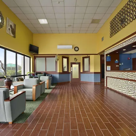 Days Inn By Wyndham Fayetteville-South/I-95 Exit 49-3