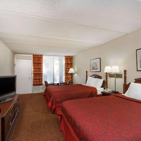 Days Inn By Wyndham Hurricane Mills-2